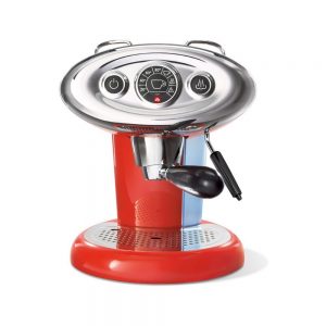 La Illy 7701 X7.1 iperEspresso è la migliore macchina da caffè manuale per chi ama il caffè in capsule Illy.